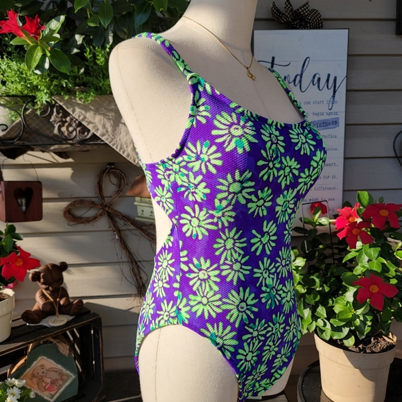 RAISINS ♡ Beautiful Vintage 1pc Purple 'n Green Floral Padded Bra Swimsuit M - Picture 3 of 17